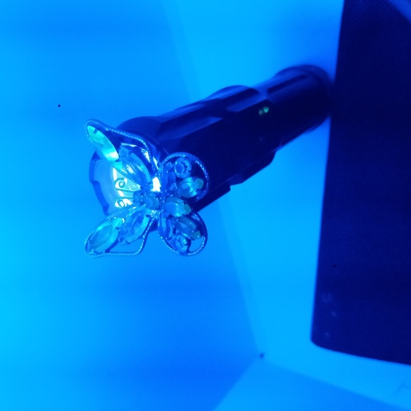 VTG GLOWING Green & Blue Marquise Rhinestone Butterfly Brooch - Picture 8 of 8